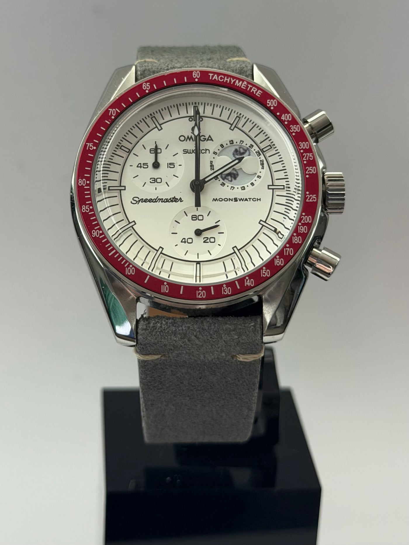 MOD Moonswatch Red White Snoopy