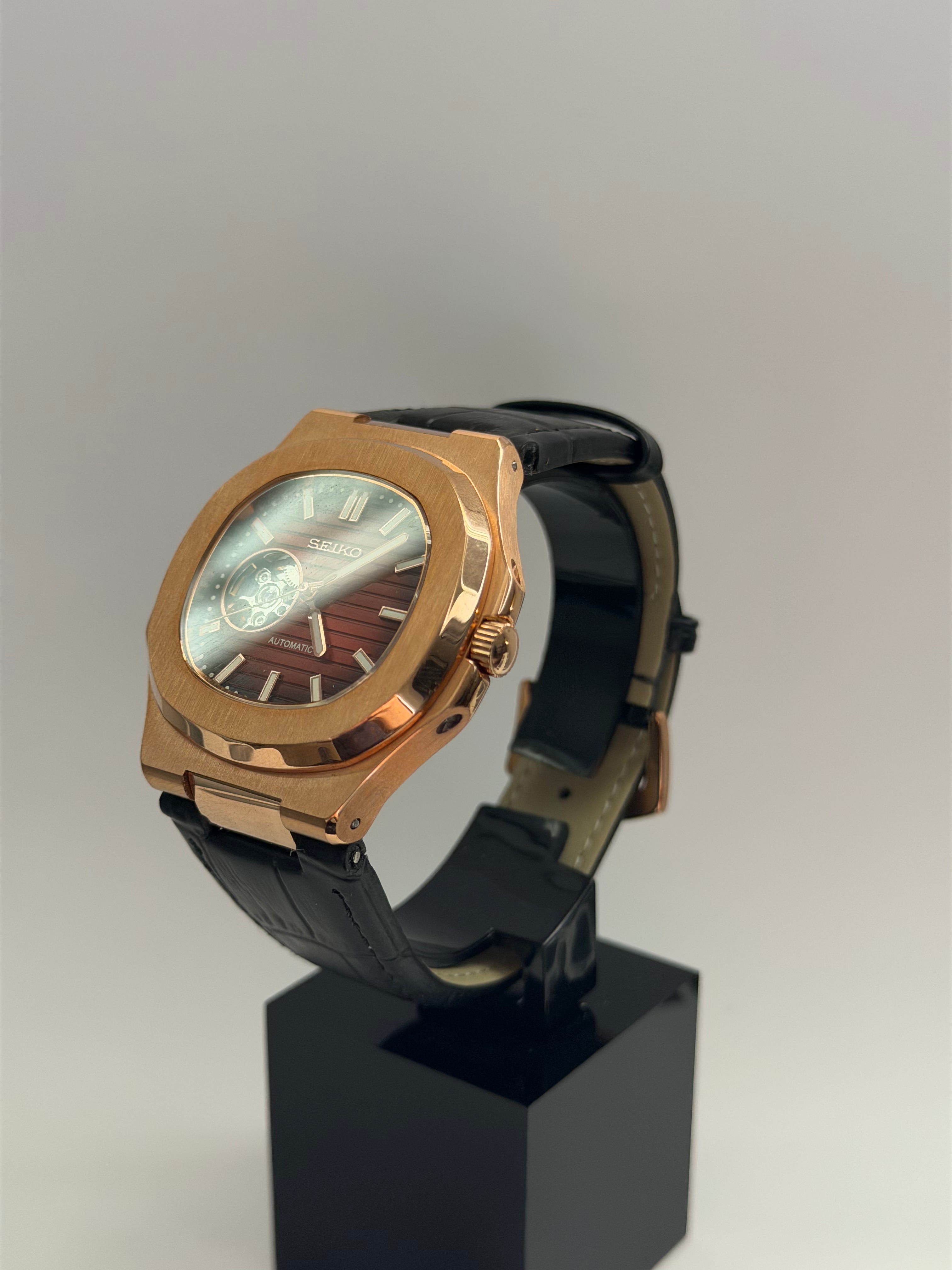 Nautilus Mod Open Heart Rose Gold