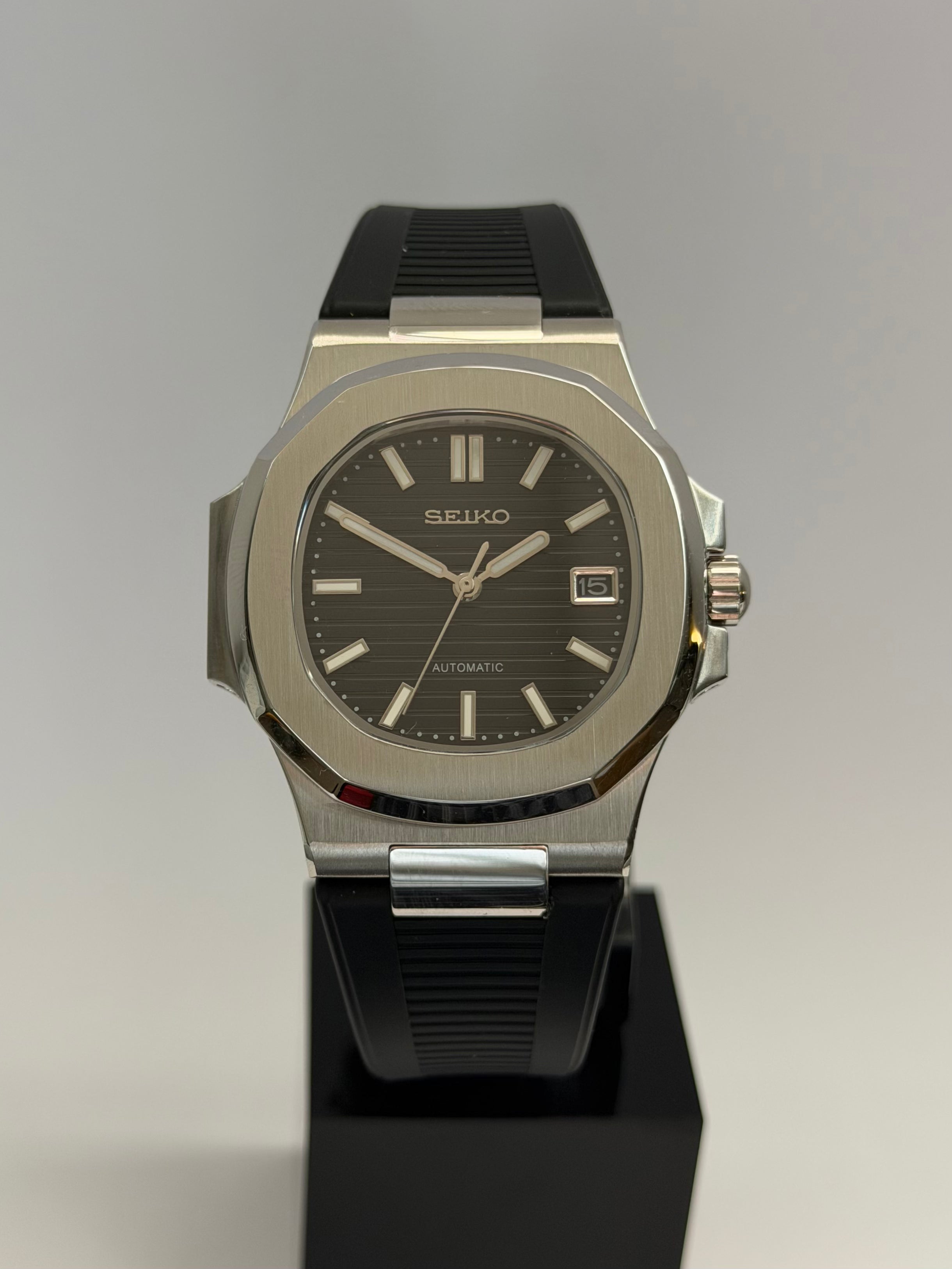 Nautilus Mod Silver Black Rubber