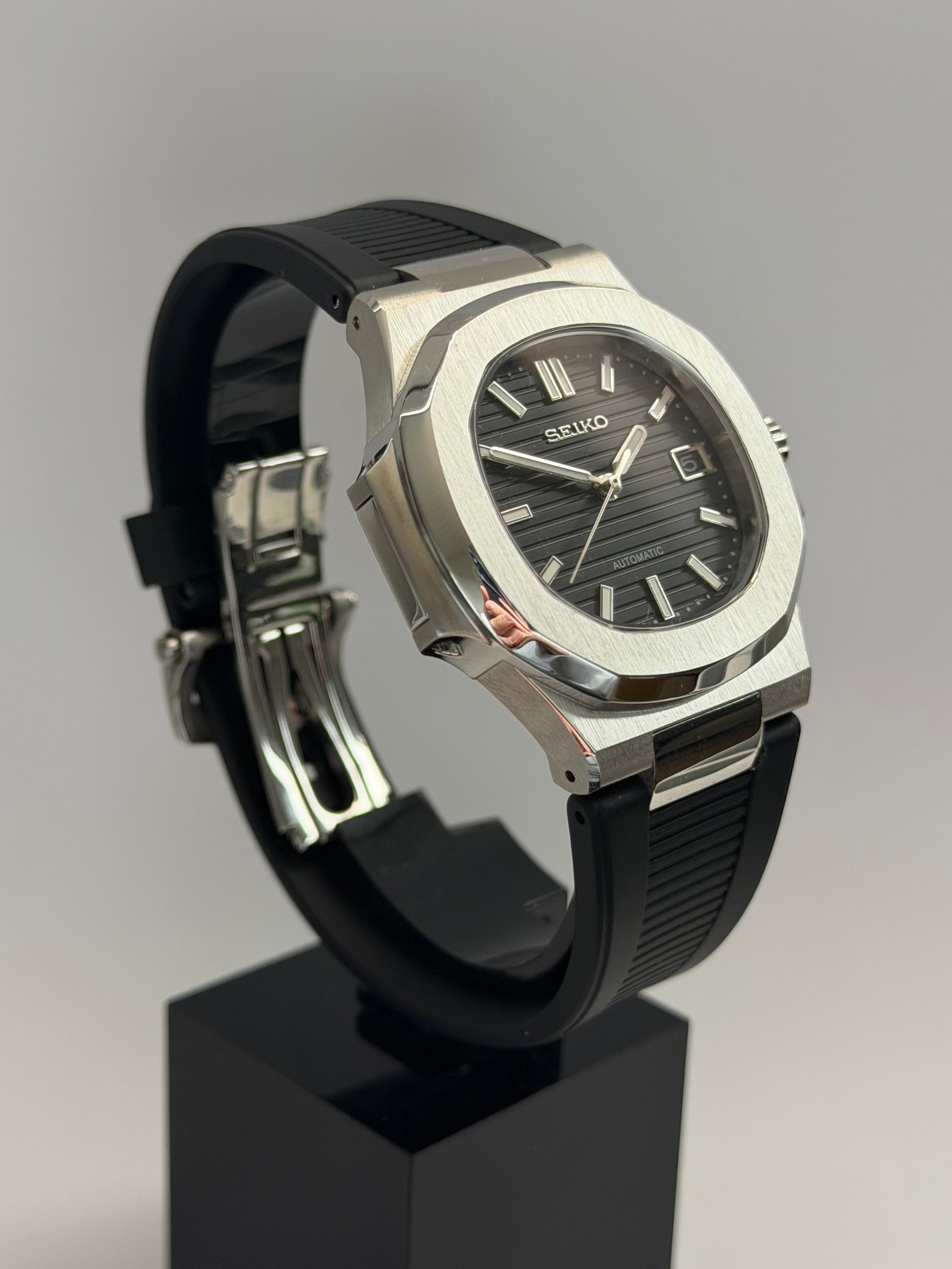 Nautilus Mod Silver Black Rubber