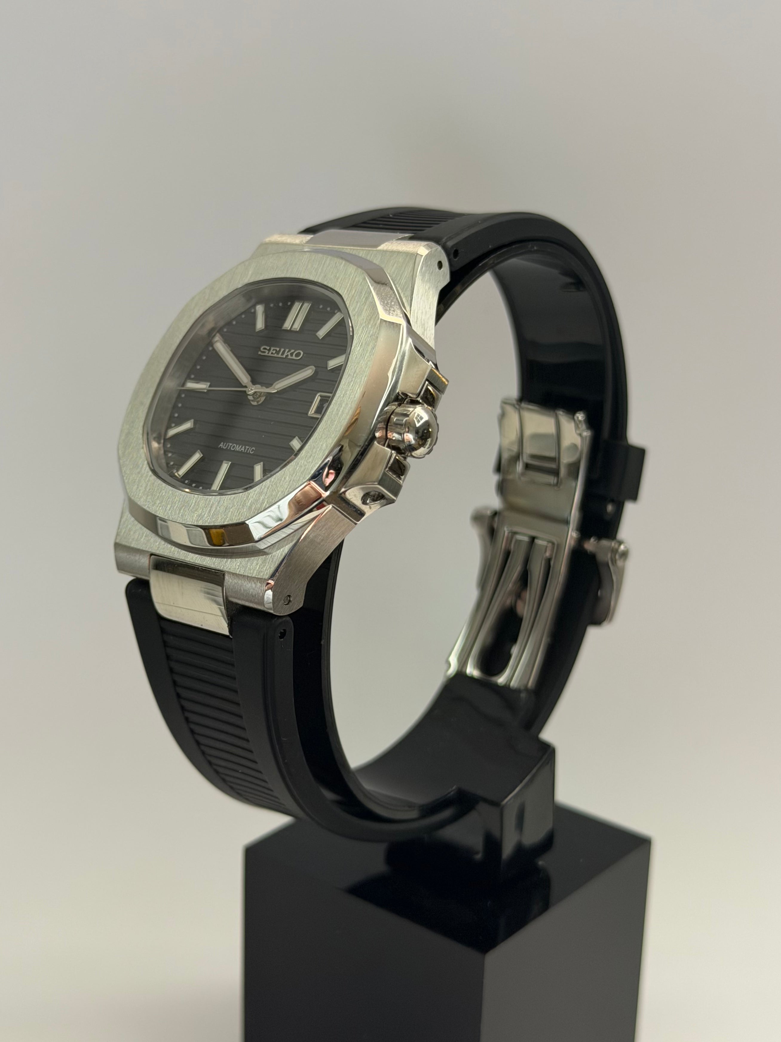 Nautilus Mod Silver Black Rubber