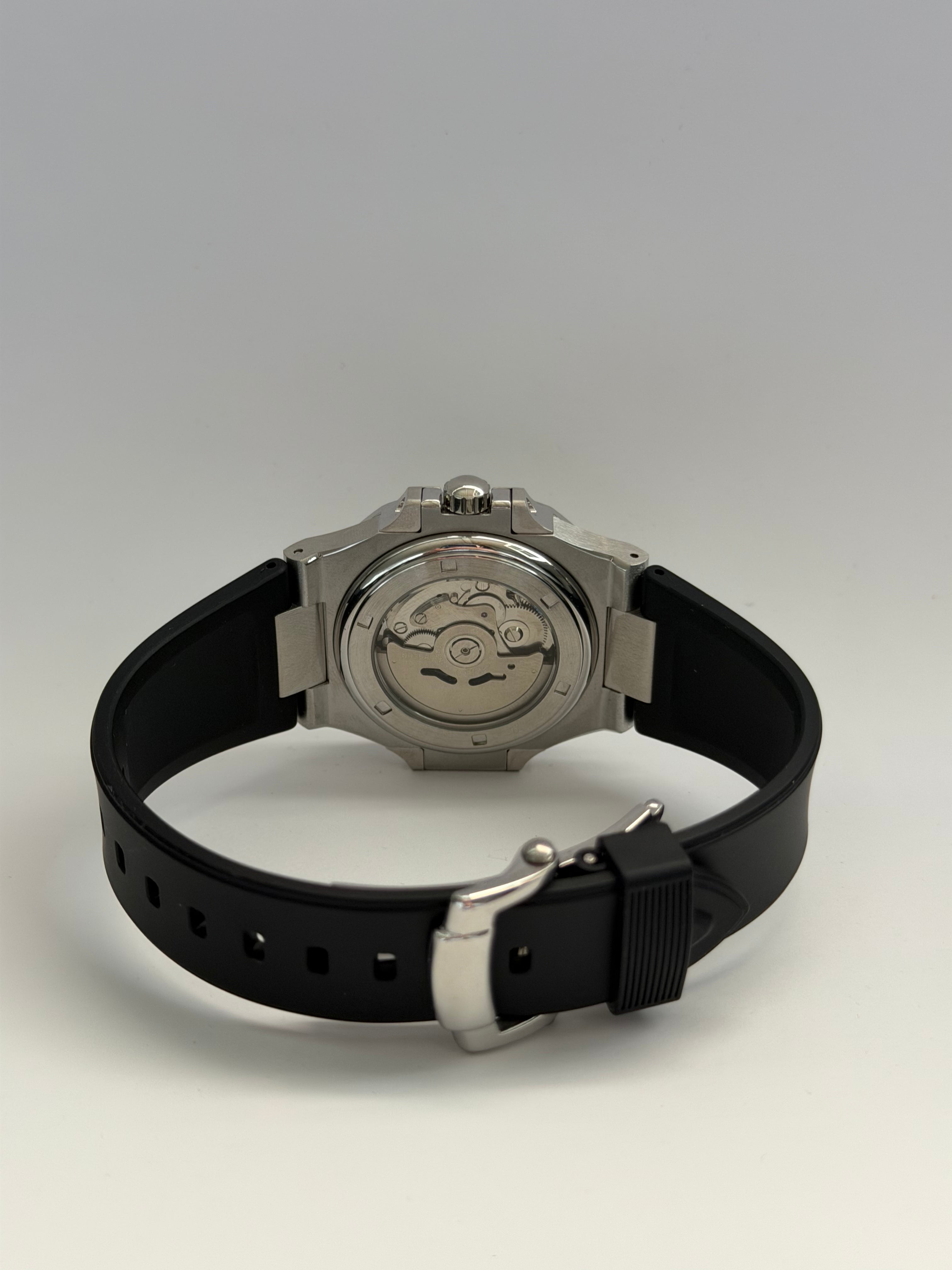Nautilus Mod Silver Black Rubber