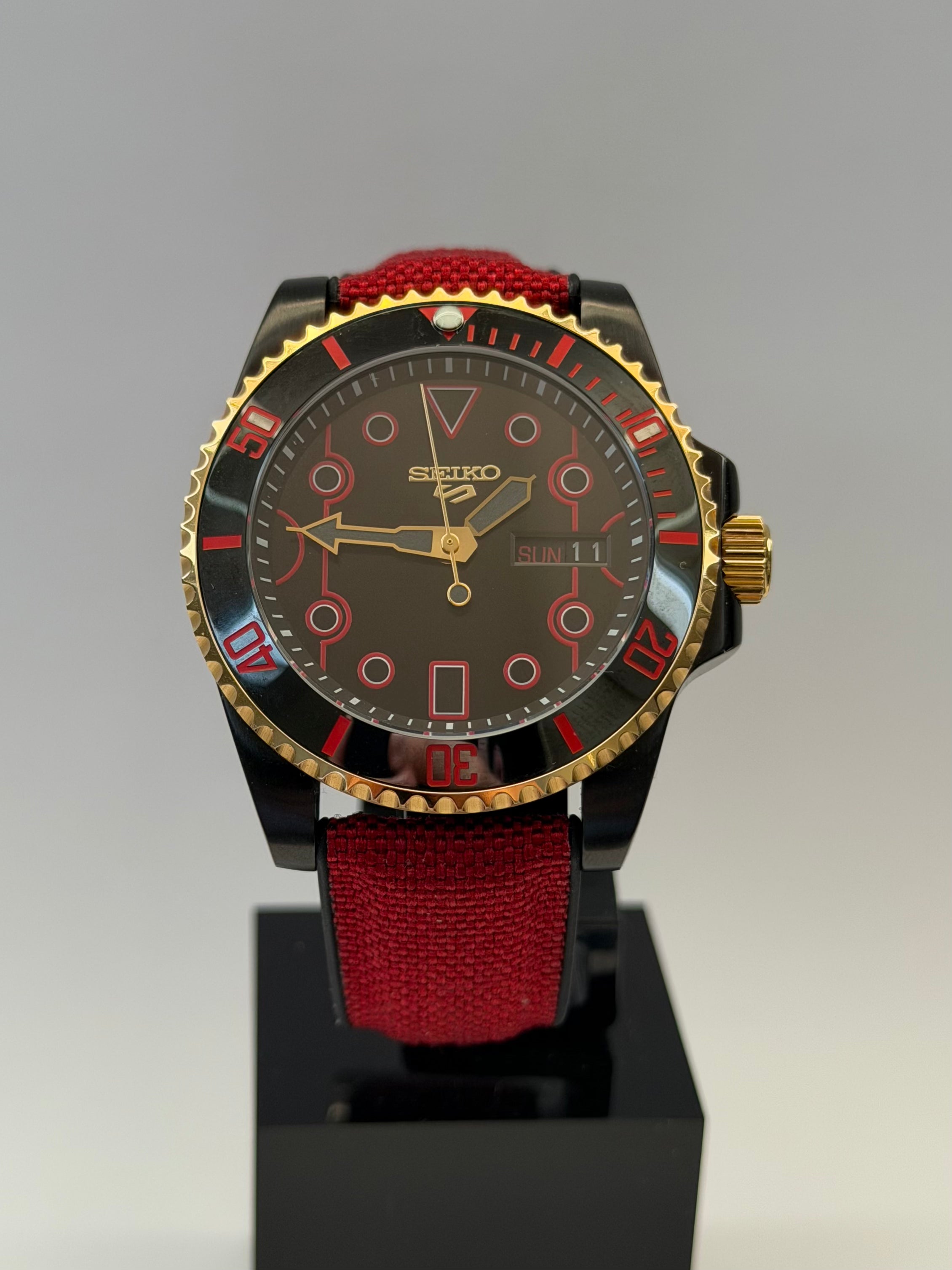 Submariner Mod SKX Red Street Fighter