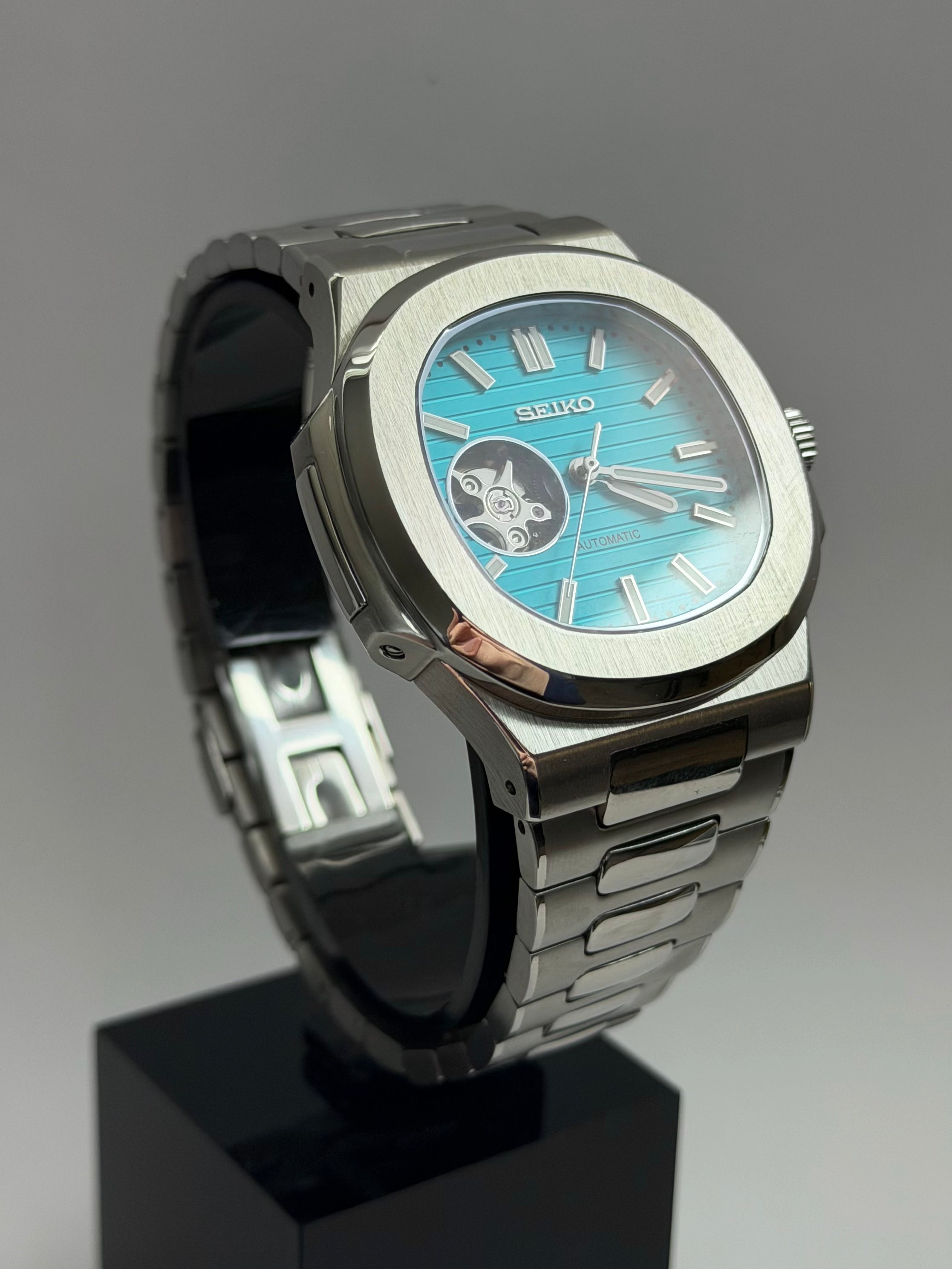 Nautilus Mod Blue Open Heart Tiffany Blue